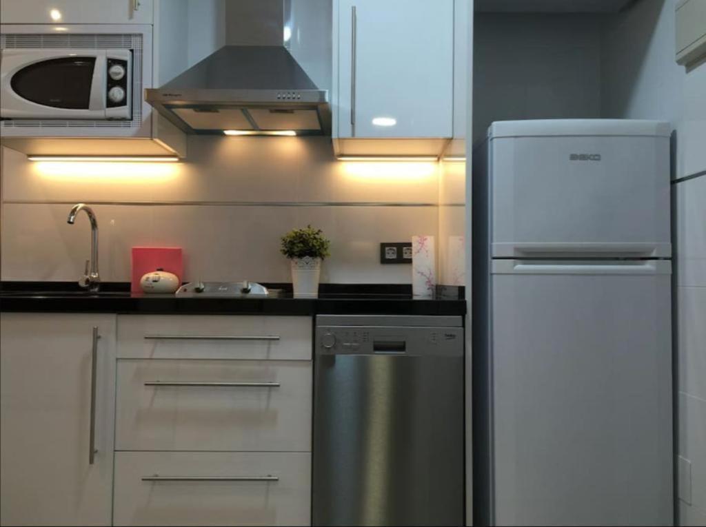 Benalbeach, Primera Linea Apartment *